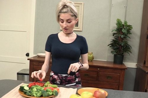 «Έχω να φάω κανονικό φαγητό 4 χρόνια»: Η γυναίκα που ξαφνικά άρχισε να φοβάται τις τροφές 