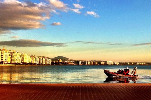 Είναι η Θεσσαλονίκη ερωτική πόλη; Είναι οι Θεσσαλονικιές προσεγμένες; Ρωτήσαμε τη Γεωργία Δώδου