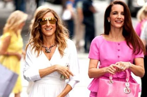 Ζήσαμε μέρες SATC: Η Σάρα Τζέσικα Πάρκερ μας θύμισε την Κάρι Μπράτσο με αυτή την εμφάνιση