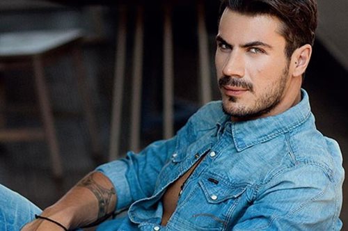 Το παρασκήνιο της αποχώρησης. H συμπεριφορά του Άκη Πετρετζίκη που εξόργισε τον ΣΚΑϊ