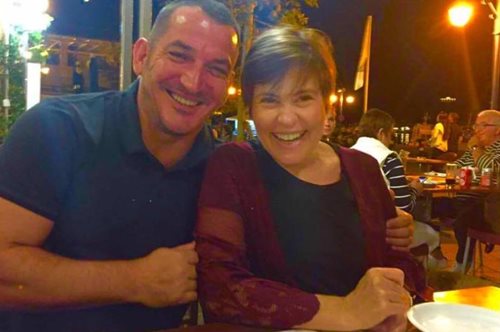 «Το σπίτι ήταν πάντα ανοιχτό»: Ο δημοσιογράφος Κώστας Γιαννακίδης αποχαιρετά την Αναστασία Σδούγκου 