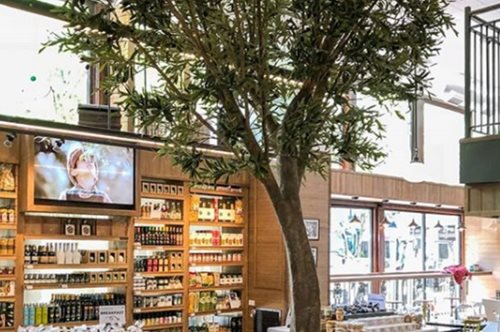 Ένα παντοπωλείο φέρνει τα ελληνικά παραδοσιακά προϊόντα στην καρδιά της Νέας Υόρκης