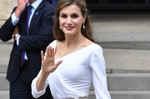 Η Λετίθια φόρεσε στον Λευκό Οίκο το χρώμα που δεν αποφασίζουμε με τίποτα να φορέσουμε