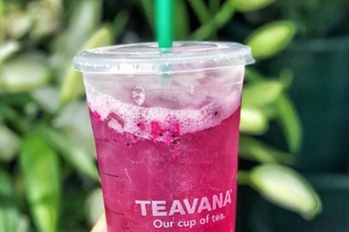 Γιατί όλοι πίνουν αυτό το φούξια ποτό φέτος το καλοκαίρι;