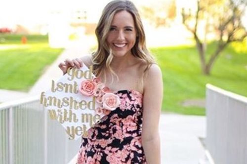 H εξομολόγηση της 21χρονης YouTuber που περιμένει να παντρευτεί για να κάνει σεξ