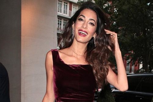 Αμάλ Κλούνεϊ: Φόρεσε το πιο ντεμοντέ κομμάτι που θα μπορούσαμε να σκεφτούμε