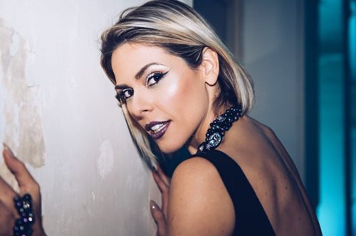 «Έβαλα χείλη και δεν το κατάλαβε κανείς»: Η μπλόγκερ Έλενα Γαλύφα μοιράζεται την εμπειρία της   