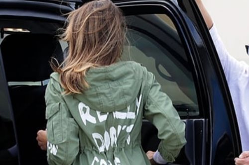 H απροσδόκητα καλή εξέλιξη που προέκυψε από το λάθος jacket της Μελάνια Τραμπ