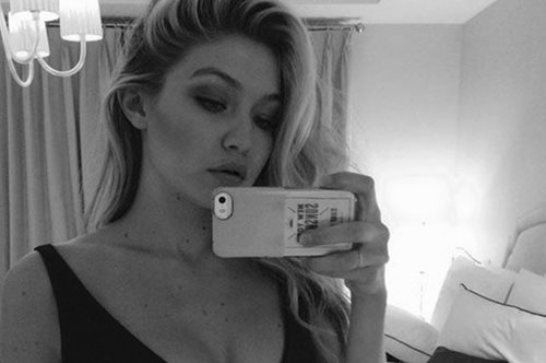 Ποια είμαι; Γιατί η εικόνα μου στον καθρέφτη είναι διαφορετική από αυτή στις φωτογραφίες;