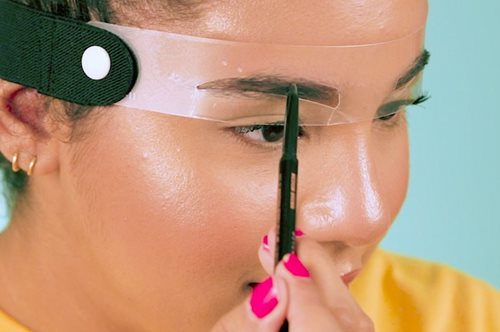 Είναι η ταινία φρυδιών το κρυμμένο μυστικό για άψογο μακιγιάζ;