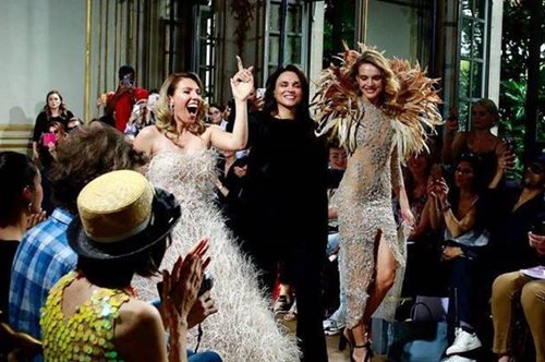 Το σόου υψηλής ραπτικής της Σήλιας Κριθαριώτη ξεσήκωσε το Παρίσι 