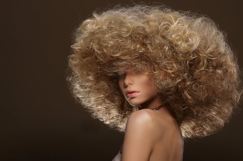  Τα 8 beauty trends που μπήκαν στη ζωή μας για να την κάνουν πιο δύσκολη