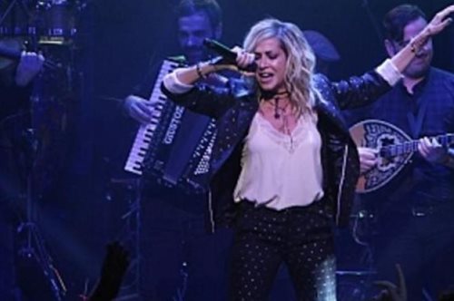 Η Άννα Βίσση απαντά σε θαμώνα από τα Σκόπια που της είπε ότι είναι από τη Μακεδονία