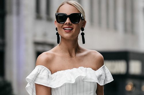 Τα σκουλαρίκια που αντικαθιστούν τους χρυσούς κρίκους αυτό το καλοκαίρι