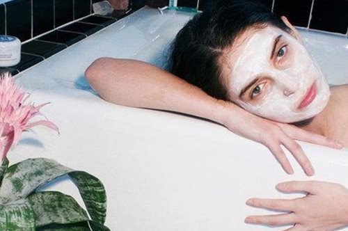 5 συμβουλές ομορφιάς από το ίντερνετ που δεν πρέπει να ακολουθήσεις