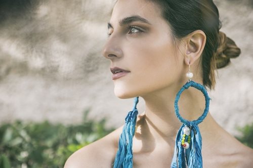 Η Βασιλική Ρούσσου σχεδιάζει κοσμήματα για το αιώνιο καλοκαίρι