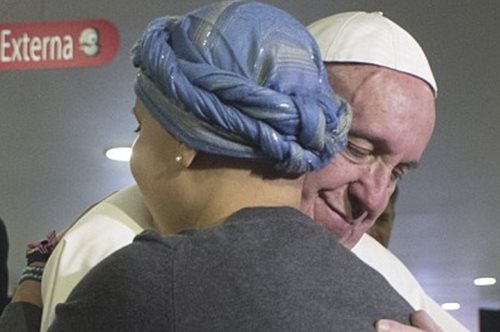 Η 15χρονη καρκινοπαθής που έκανε τον Πάπα Φραγκίσκο να δακρύσει