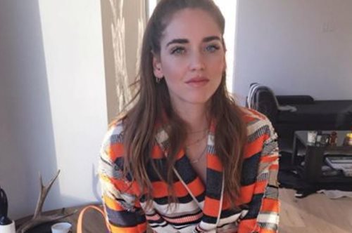 Βρήκαμε τη ριγέ ζακέτα της Chiara Ferragni στα H&M 
