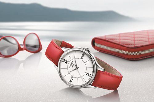 Tissot Bella Ora Round: Βρήκαμε το ρολόι που ταιριάζει ακόμα και με μαγιό 