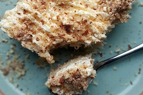 Πανεύκολο εκμέκ ψυγείου με φρυγανιές: Η απόλυτη γλύκα του καλοκαιριού με λιγότερες θερμίδες 