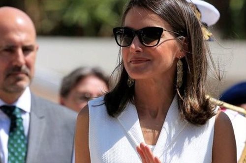 Βασίλισσα Λετίσια: Eμφανίστηκε με το look που θα φοράμε όλο το καλοκαίρι στα νησιά