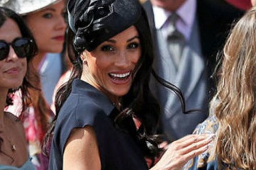 Το πολύχρωμο φόρεμα της Μέγκαν Μαρκλ την έβαλε ξανά στη λίστα των καλοντυμένων royal