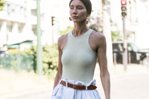 Μαζική μανία: Αυτή η γυναίκα δημιούργησε το απόλυτο τρεντ στο στυλ του φετινού καλοκαιριού