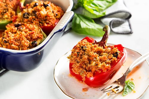 Αντίο ρύζι: Γεμιστά με κινόα. Το απόλυτο φαγητό του καλοκαιριού πιο ελαφρύ και υγιεινό από ποτέ