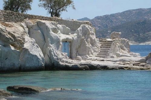 Στην Κίμωλο, θα χορτάσει η ψυχή σου ομορφιά και απλότητα