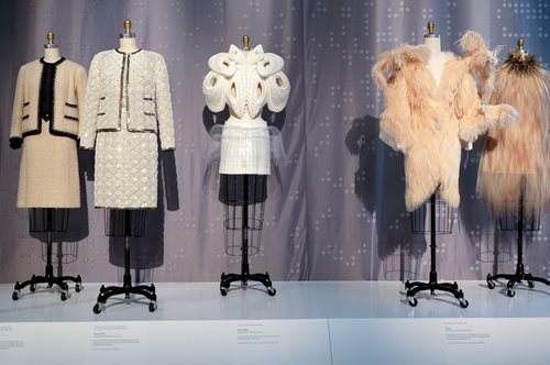 Manus x Machina: Το φετινό γκαλά στο ΜΕΤ γιορτάζει τη σχέση της τεχνολογίας με τη μόδα