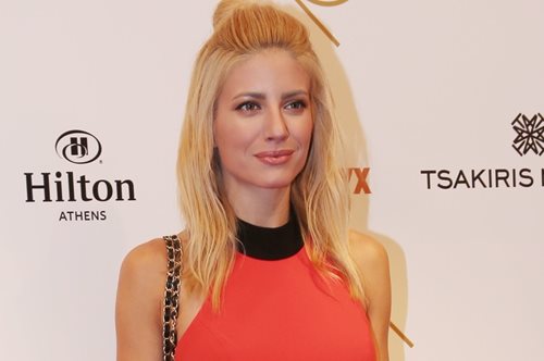 Ευαγγελία Αραβανή: Το στιλάτο μαγιό της είναι Ελληνίδας σχεδιάστριας