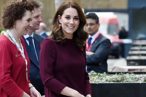 Έτοιμη για το φθινόπωρο: Η Κέιτ Μίντλετον εμφανίστηκε με το χρώμα που φορά σπάνια