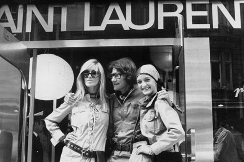 Ιστορικά πατρόν: Τα γυναικεία κομμάτια που άλλαξαν ριζικά τον τρόπο με τον οποίο ντυνόμαστε