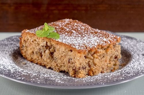 Συνταγή- ευλογία: H γρήγορη φανουρόπιτα του Άκη φτιάχνεται σε μπολ