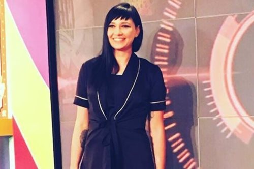 Αθηναϊς Νέγκα: Δημοσίευσε φωτογραφία της με μαγιό πριν 20 χρόνια και κάνει αυτοκριτική