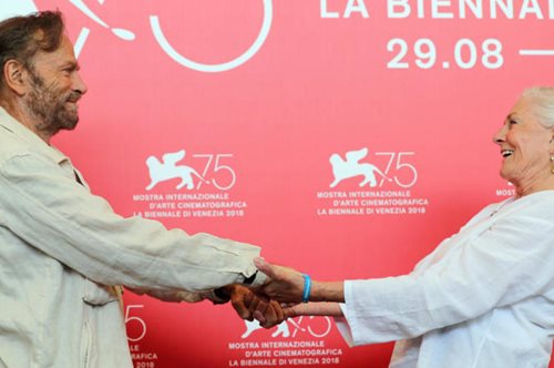 Οι ωραίοι άνθρωποι γερνάνε όμορφα: Ο μεγάλος έρωτας της Βανέσα Ρεντγκρέιβ και του Φράνκο Νέρο