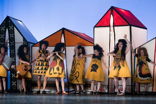 Η παράσταση που αγαπήθηκε στην Επίδαυρο συνεχίζεται στην Αττική όλο τον μήνα Σεπτέμβριο