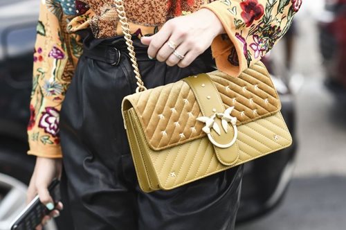 Δεν είναι τσάντα, παπούτσι ή κόσμημα: Το μόνο αξεσουάρ που αλλάζει εντελώς την εμφάνισή σου