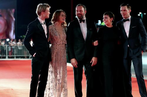 The Favourite: Ο Γιώργος Λάνθιμος θριάμβευσε στη Βενετία με δύο βραβεία