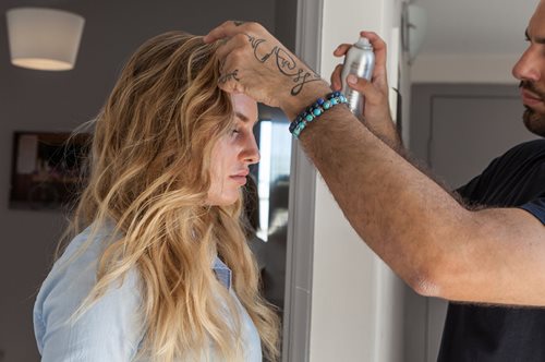 Βρέθηκε το ασύλληπτο προϊόν μαλλιών που αξιοποιεί τη δύναμη της Αγιουρβέδας και του κουρκουμά