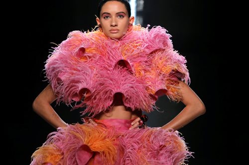 Αδιανόητο: Η extreme κόμμωση που επέβαλε ο Marc Jacobs στα μοντέλα του σόου του