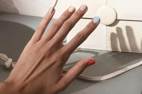 Tι είναι η τάση Wabi Sabi στα νύχια και γιατί θα την ακολουθήσουν όλες φανατικά;