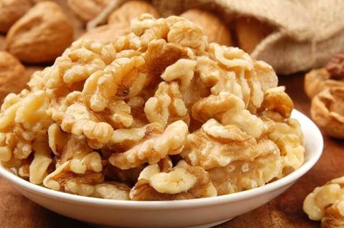 Τι θα συμβεί στο σώμα σου αν τρως 7 καρύδια την ημέρα