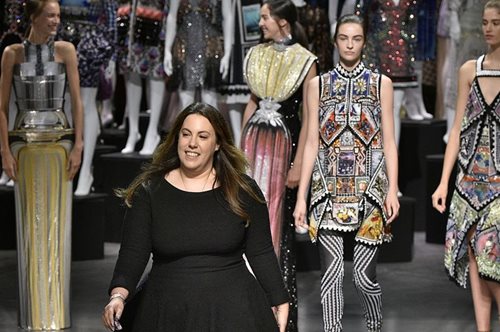 Ο Vangelis στηρίζει Mary Katrantzou: Το επετειακό σόου που καταχειροκροτήθηκε 