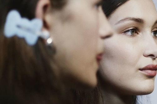 Κοστίζει 3 ευρώ: Το combo προϊόν ομορφιάς για μάτια και χείλη που λατρεύουν οι stars