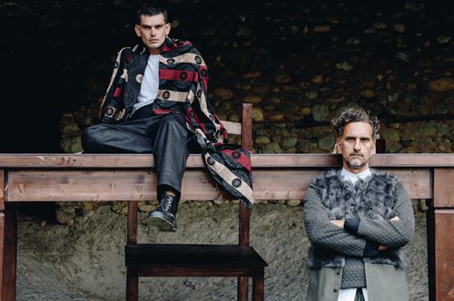 Είδαμε τον Νίκο Ψαρρά στη νέα του ταινία (που δεν είναι ακριβώς ταινία)   