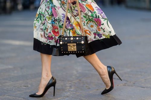 Γιατί τα παπούτσια του Christian Louboutin κοστίζουν μία περιουσία