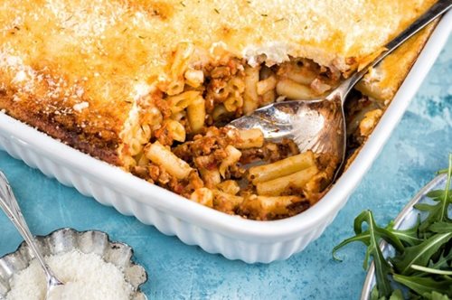 Παστίτσιο με μπεσαμέλ γιαουρτιού: Απίθανη, ελαφριά και υγιεινή γεύση χωρίς κρέμα γάλακτος 