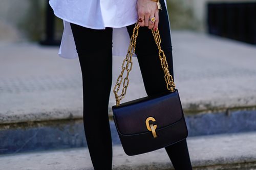 Το κολάν παίρνει την εκδίκησή του: 18 τρόποι να συνδυάσεις το πιο άνετο κομμάτι της ντουλάπας σου 