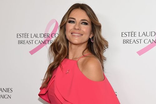 Απίστευτη φωτογραφία: Η σπάνια ομοιότητα της Λιζ Χάρλεϊ με το 16χρονο γιο της 